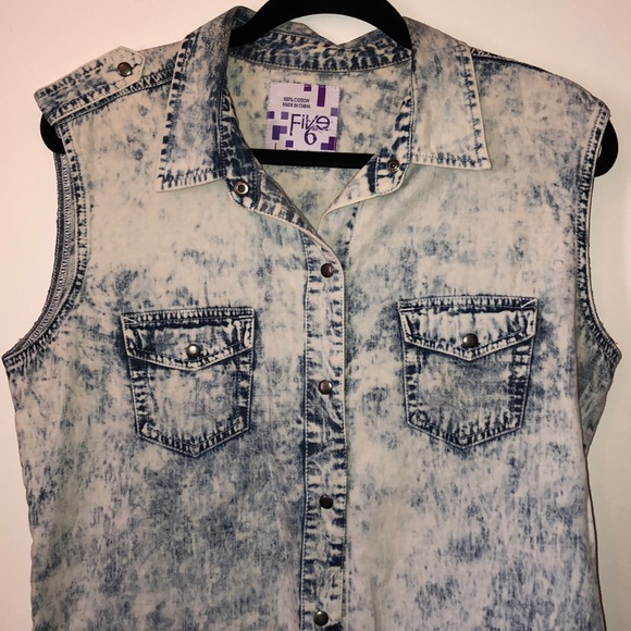 Five and 6 size Lg boyfriend fit chambray shirt - Picture 2 of 5